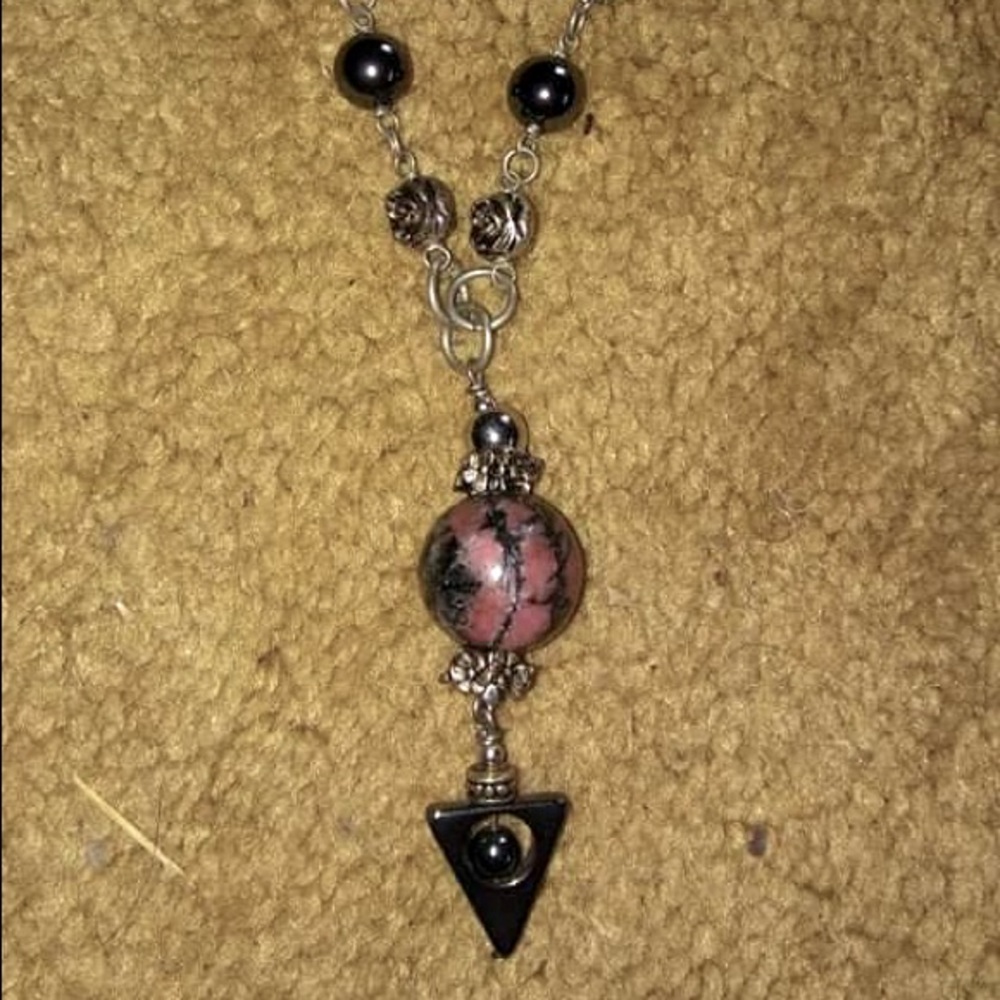 Necklace with flower beads